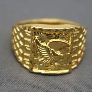 Gold plated men’s Eagle Ring size: 11